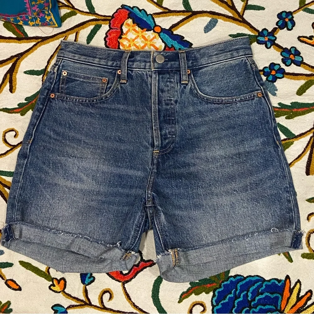 Joni Mid-Length Short | Denim Forum by Aritzia | Size 25 - Picture 1 of 2